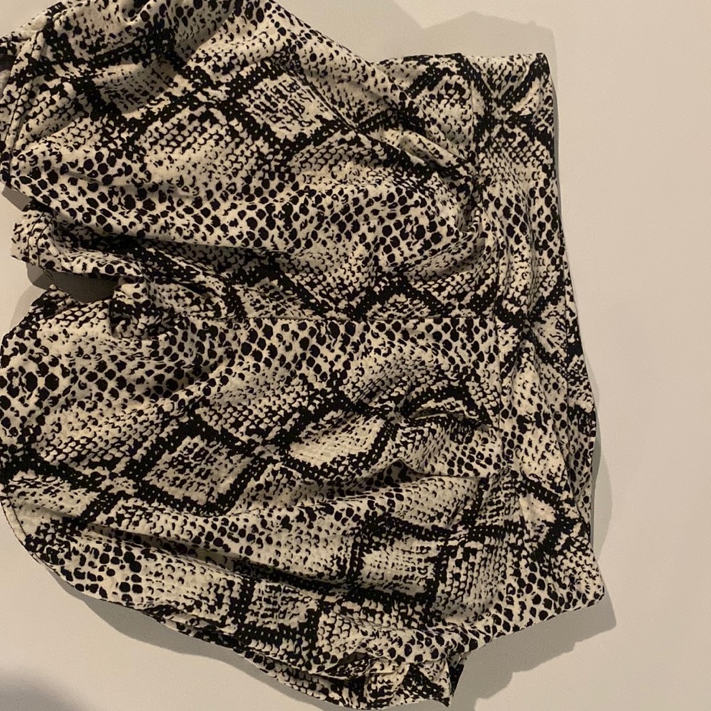 Abstract pattern Conceited Shorts